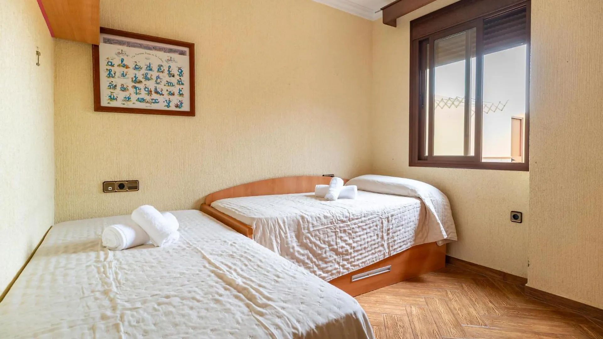 4 Bedroom Pet Friendly Home In San Jose Del Valle 0*,  Spain